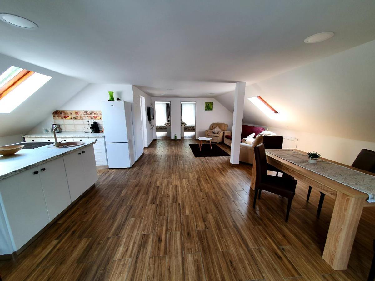 Twins Apartments Совата Екстер'єр фото