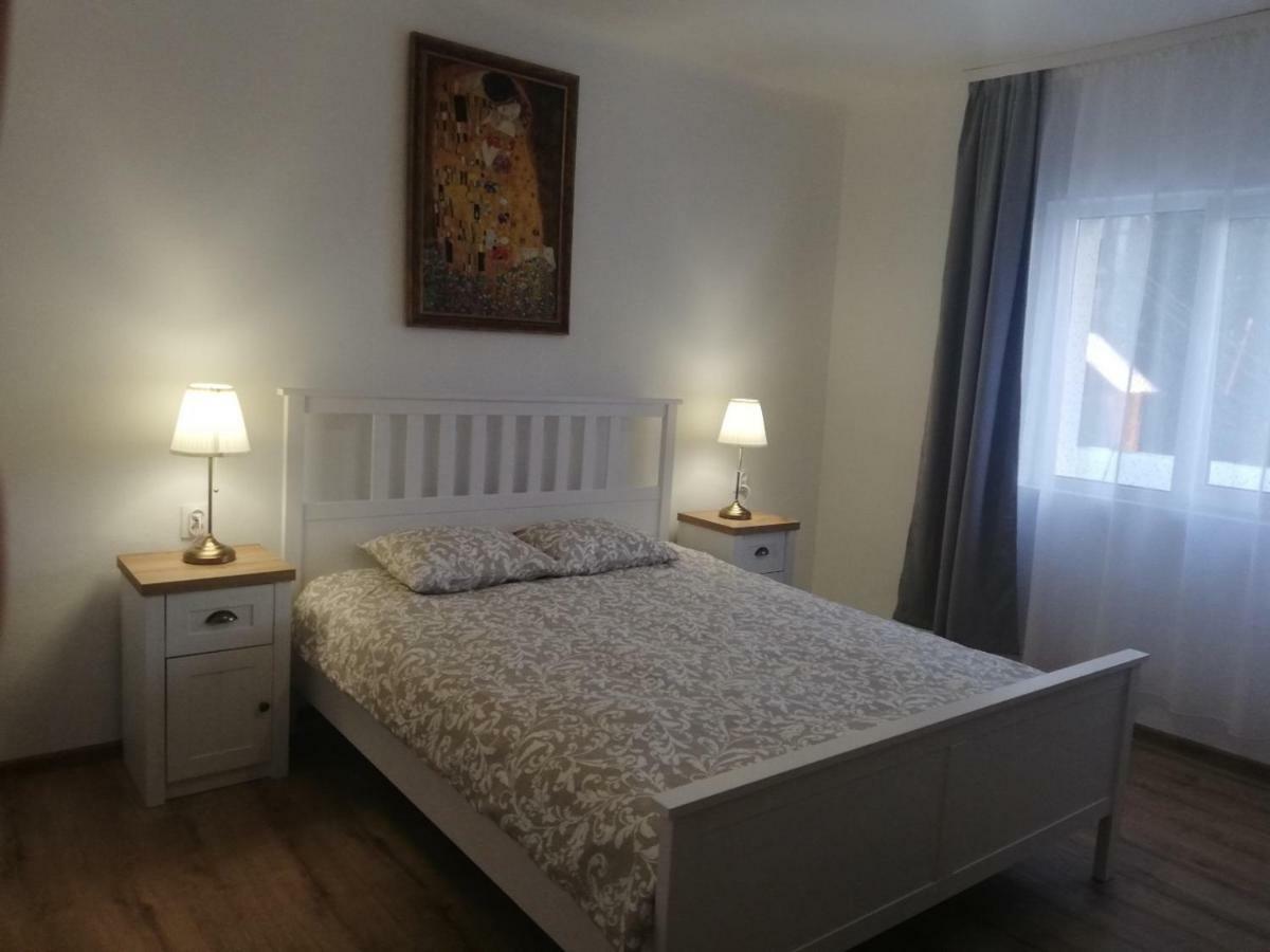 Twins Apartments Совата Екстер'єр фото
