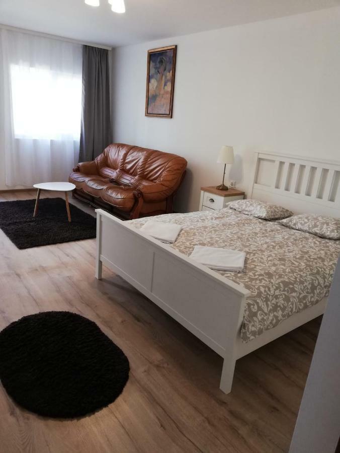 Twins Apartments Совата Екстер'єр фото